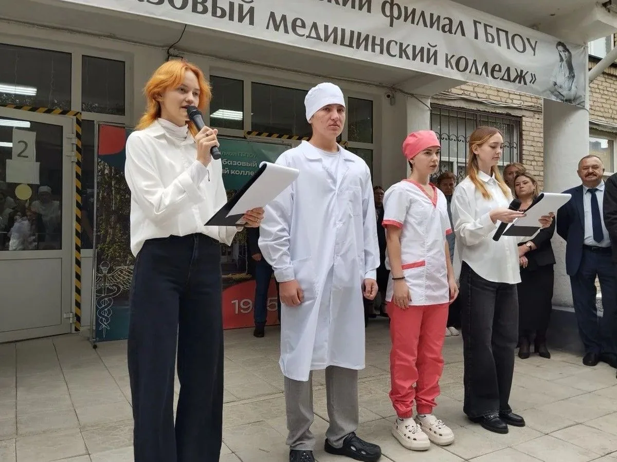 Выпускница вернулась врачом: в Шадринске встретили 140 первокурсников