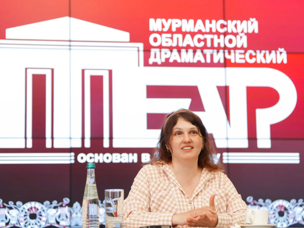 🎭 Театр сейчас живёт в особом ритме — чуть быстрее обычного. В Мурманском областном драматическом т