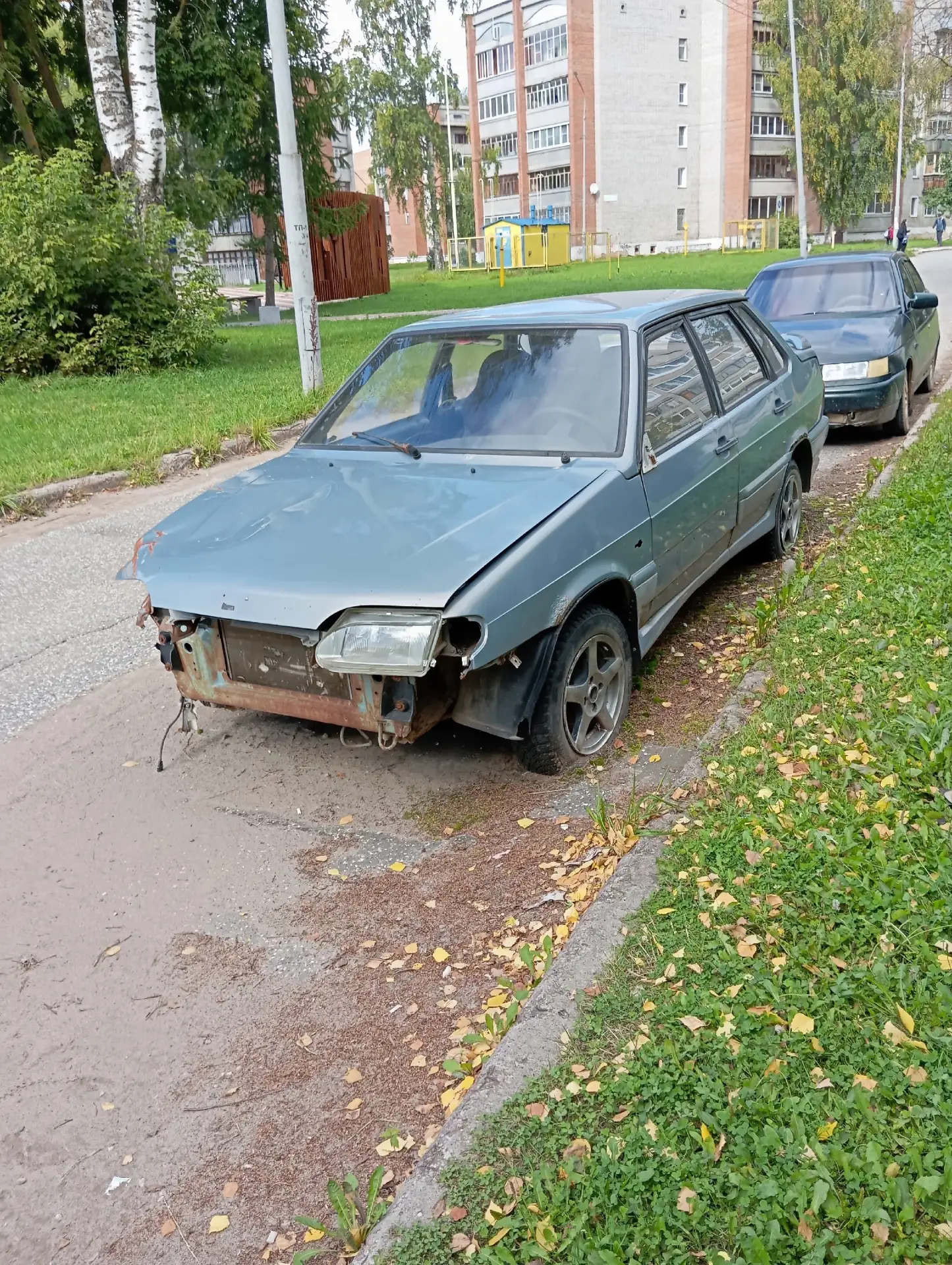 На дороге, ведущей от улицы Володарского до улицы Юбилейная, у парка "Южный" стоит уже ...