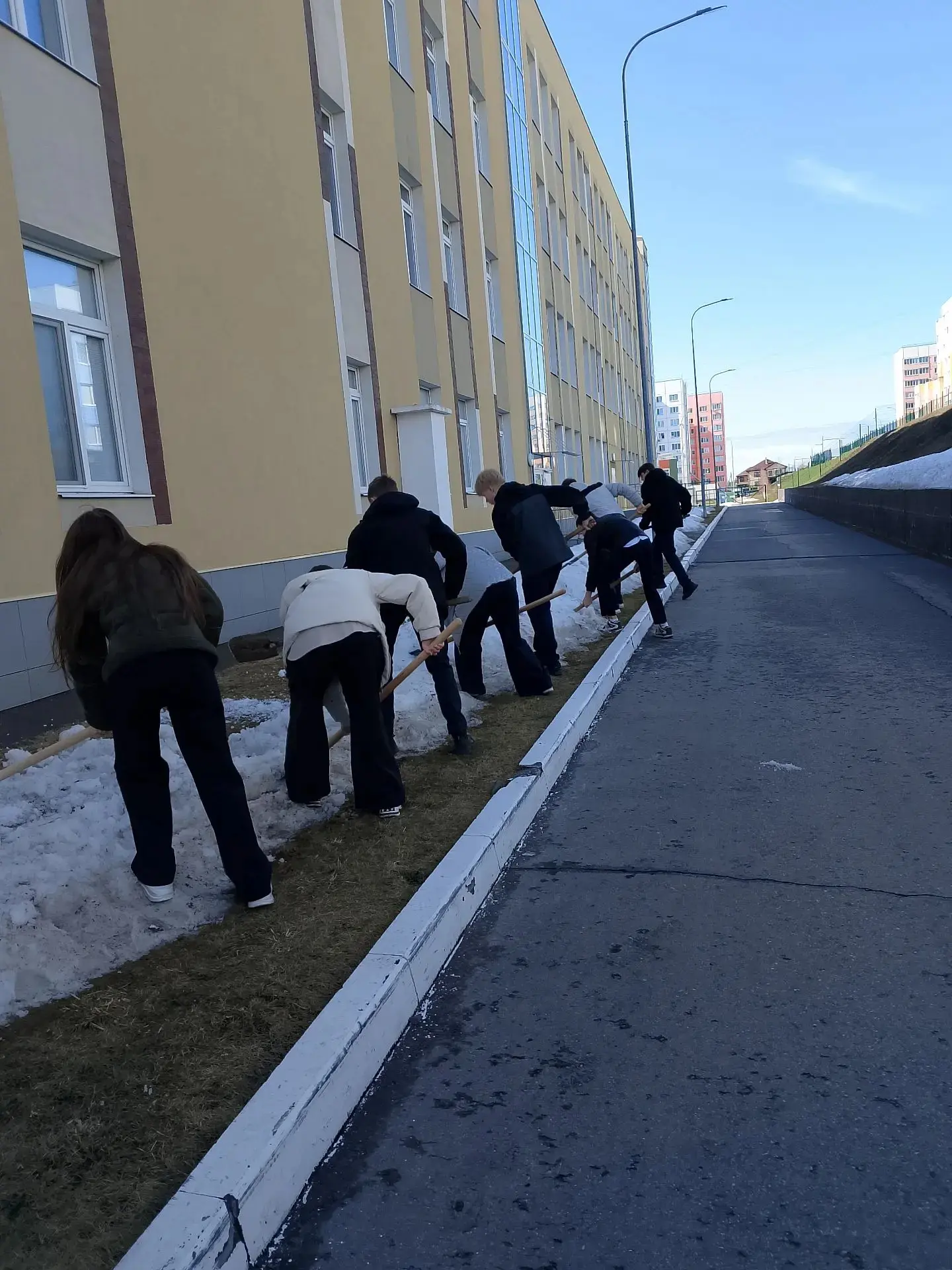 🌿 Санитарная пятница: вместе за чистоту и порядок!  В рамках регионального месячника по благоустройс