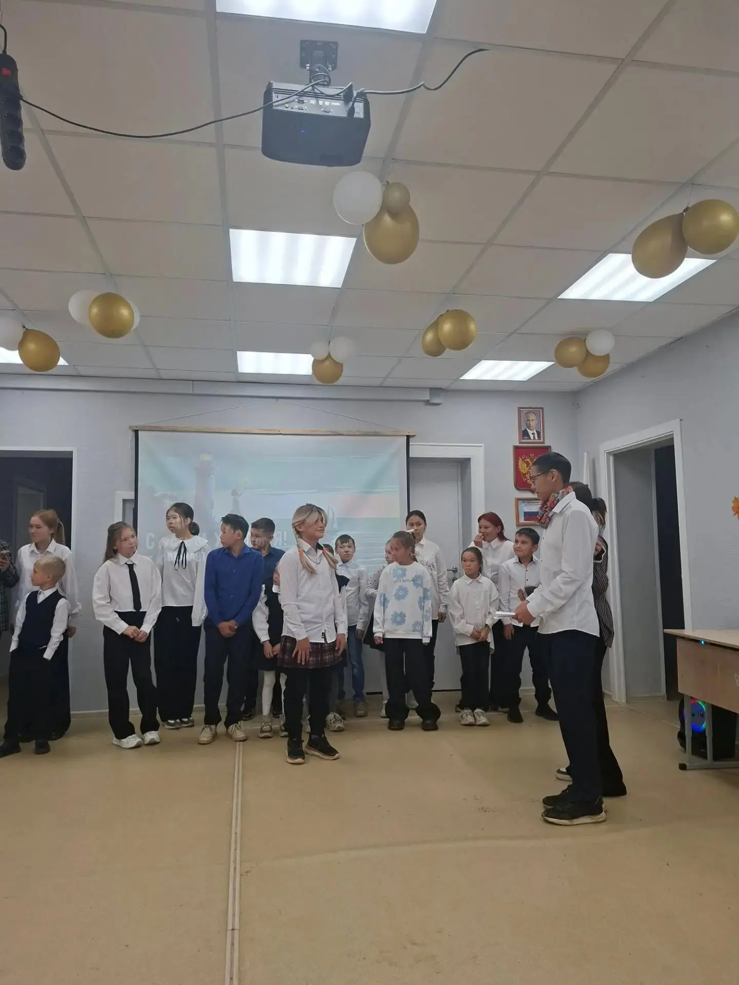 «Оскар» для самых главных героев: в Келлогской школе поздравили учителей!