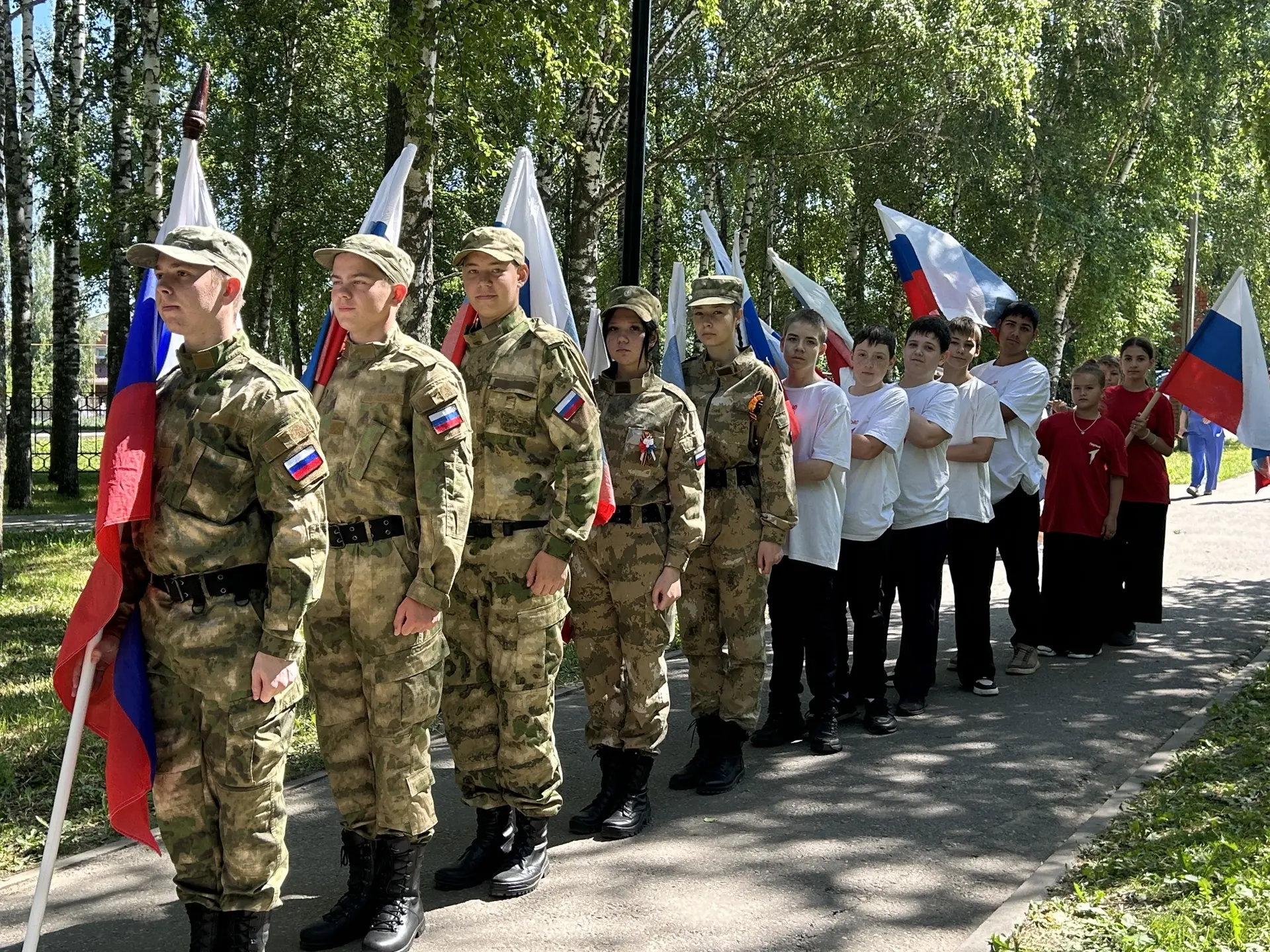 Торжественные мероприятия, посвящённые Дню России и Дню поселка, объединившие жителей разных возраст