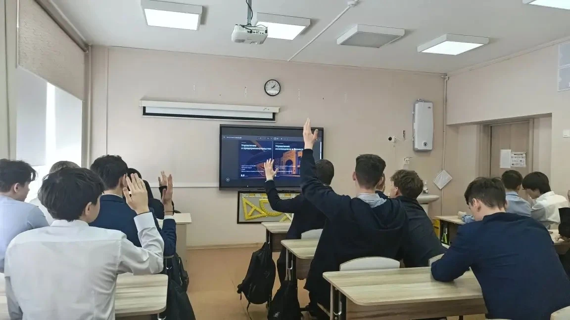 ПРОФОРИЕНТАЦИЯ. СКОЛКОВО   Сегодня состоялась важная встреча для учеников 11 класса лицея. Мы провел