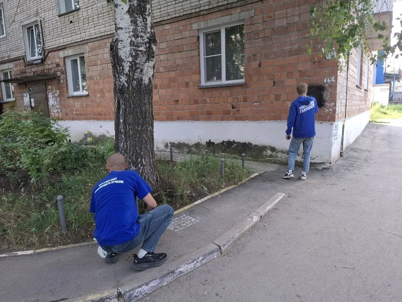 Молодогвардейцы помогли работникам «Горхоза».