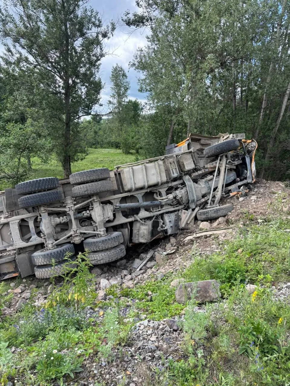 Автор: Бурзянский район. Д Киекбаево. Опасный участок дороги. Спуск с горы и сразу поворот 90 градус