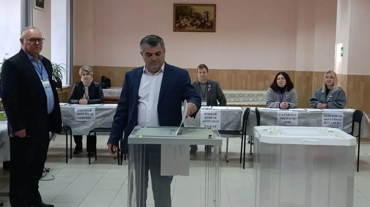 Сегодня я исполнил свой гражданский долг, приняв участие в голосовании на выборах депут...