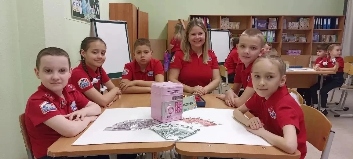 💰 Финансовая грамотность: от истории к практике!  В нашей школе в 3 «З» классе прошло увлекательное 