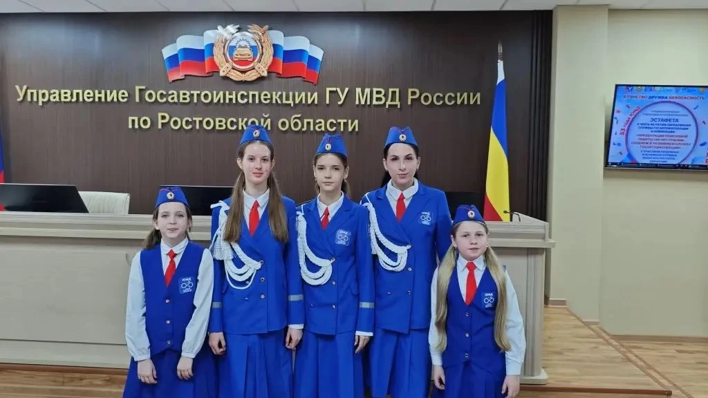 Поздравляем отряд «Зеленый свет»  юных инспекторов движения Рассветовской СОШ, занявших 3 место в об