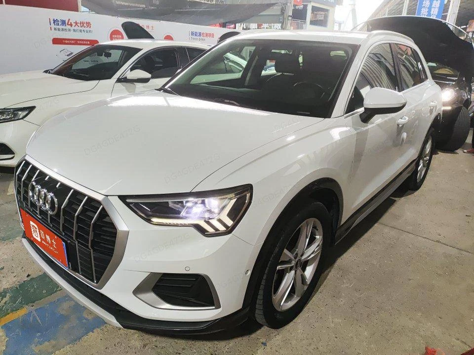 Забронировали выгодный Audi Q3 Без окрасов для Вячеслава из Омска!