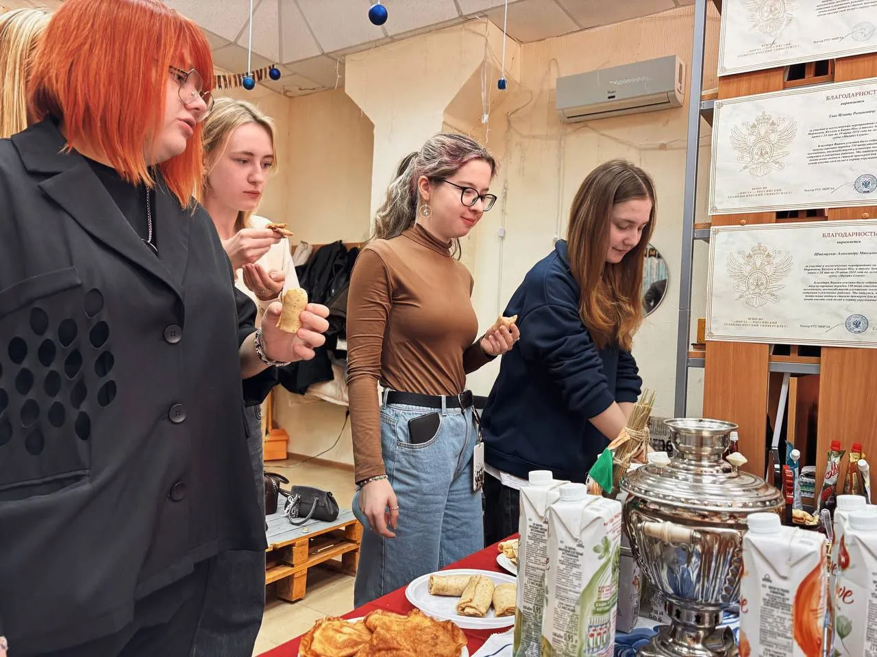 🍯 Как в университете зиму провожали: блины, конкурсы и народное гулянье! 🥞 В эту пятницу  наша студе