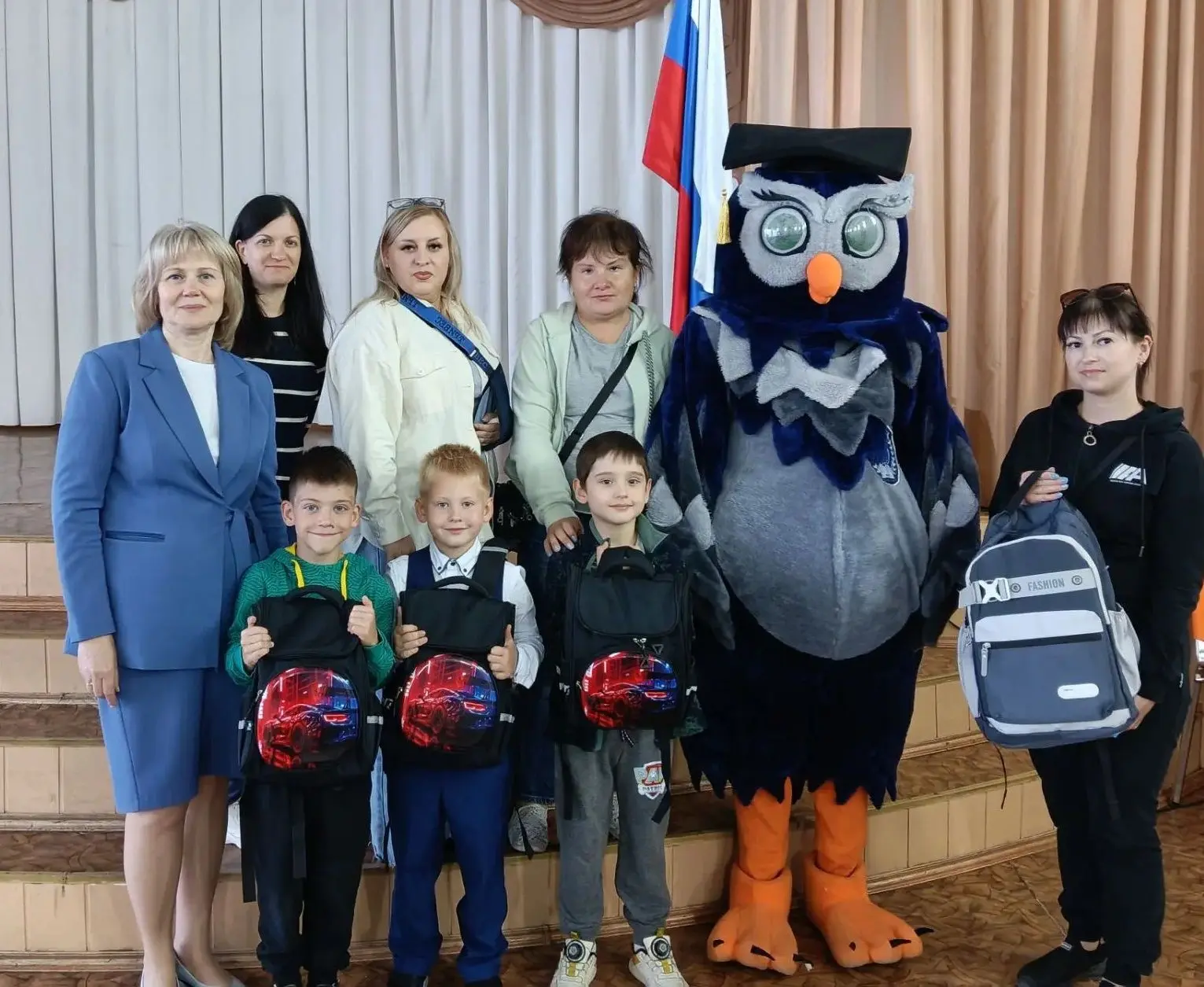 Сегодня первоклассники школы № 42 города Тюмени стали участниками акции «Собери ребёнка...