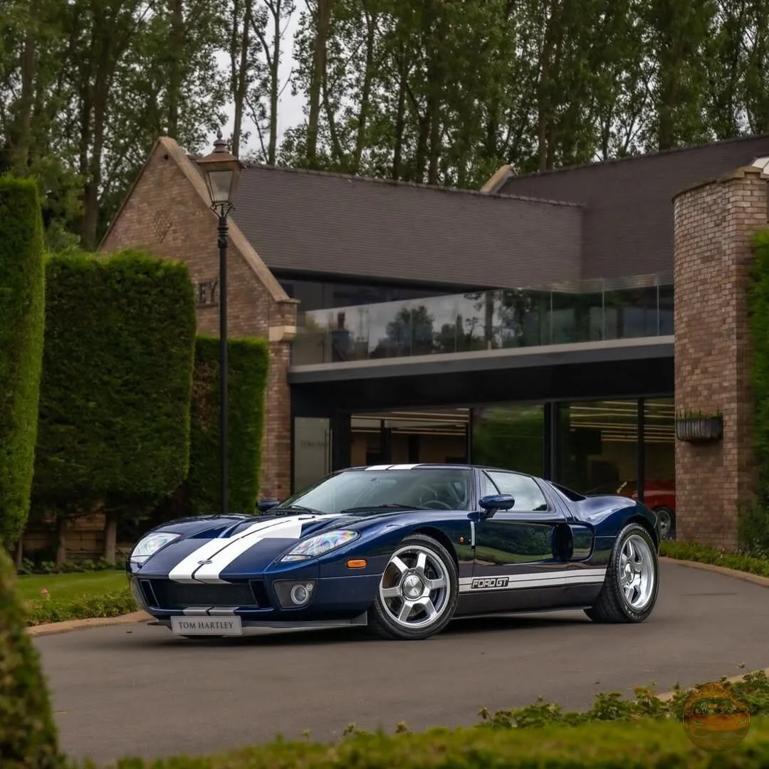 Ford GT Джереми Кларксона выставили на продажу

В Британии продают Ford GT первого поколения, которы