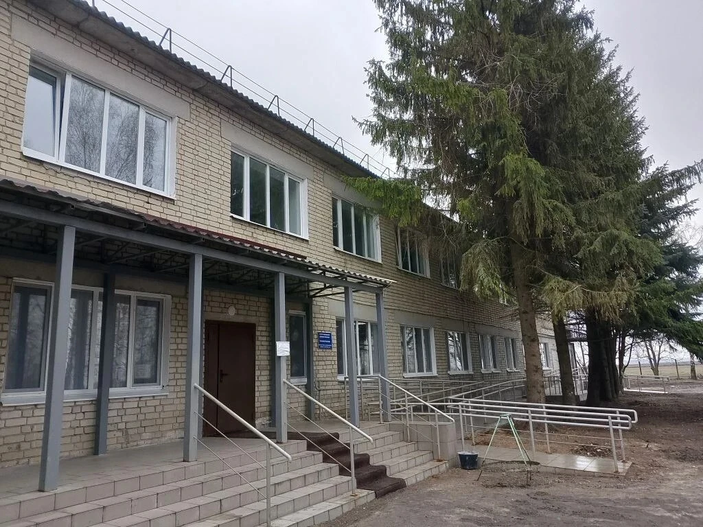 В отремонтированную Родничковскую амбулаторию Балашовской районной больницы  каждую неделю выезжают 