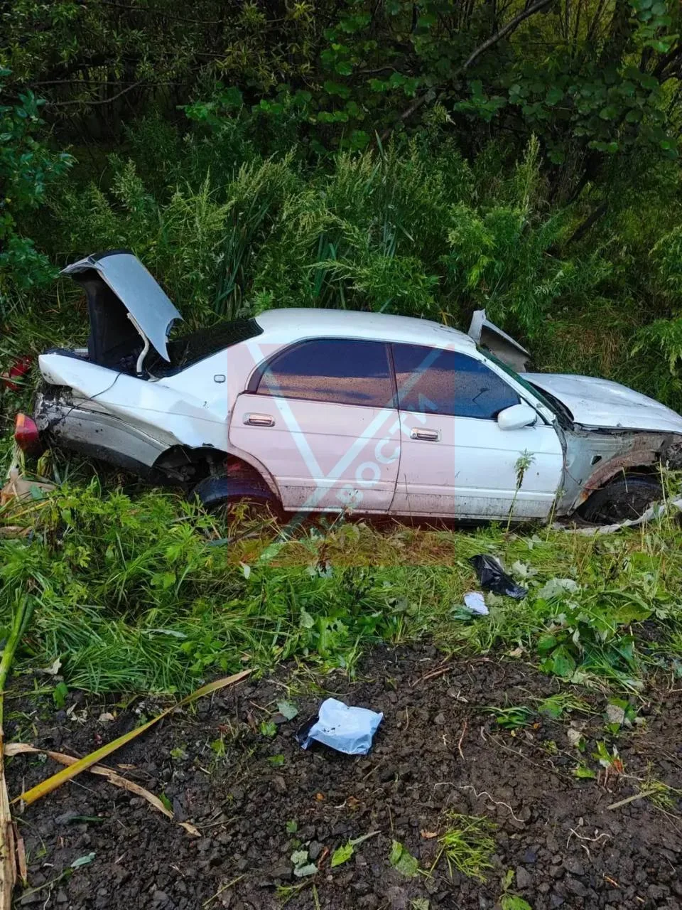 В Шахтёрске обнаружили разбитый автомобиль