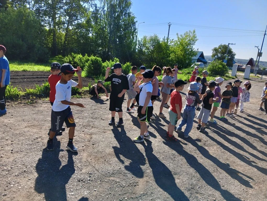 Что за день сегодня был в лагере! 😍 Весь день посвятили нашему гению — А. С. Пушкину!

Сначала разм