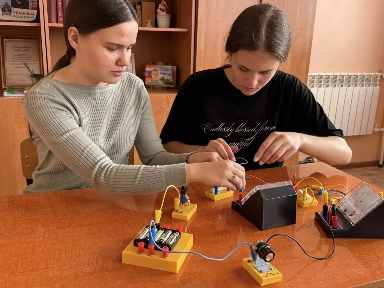 🧑‍🏫Лагерь "Умник"
.🔥 Основная цель данного лагеря - работа с одарёнными детьми через создание сре