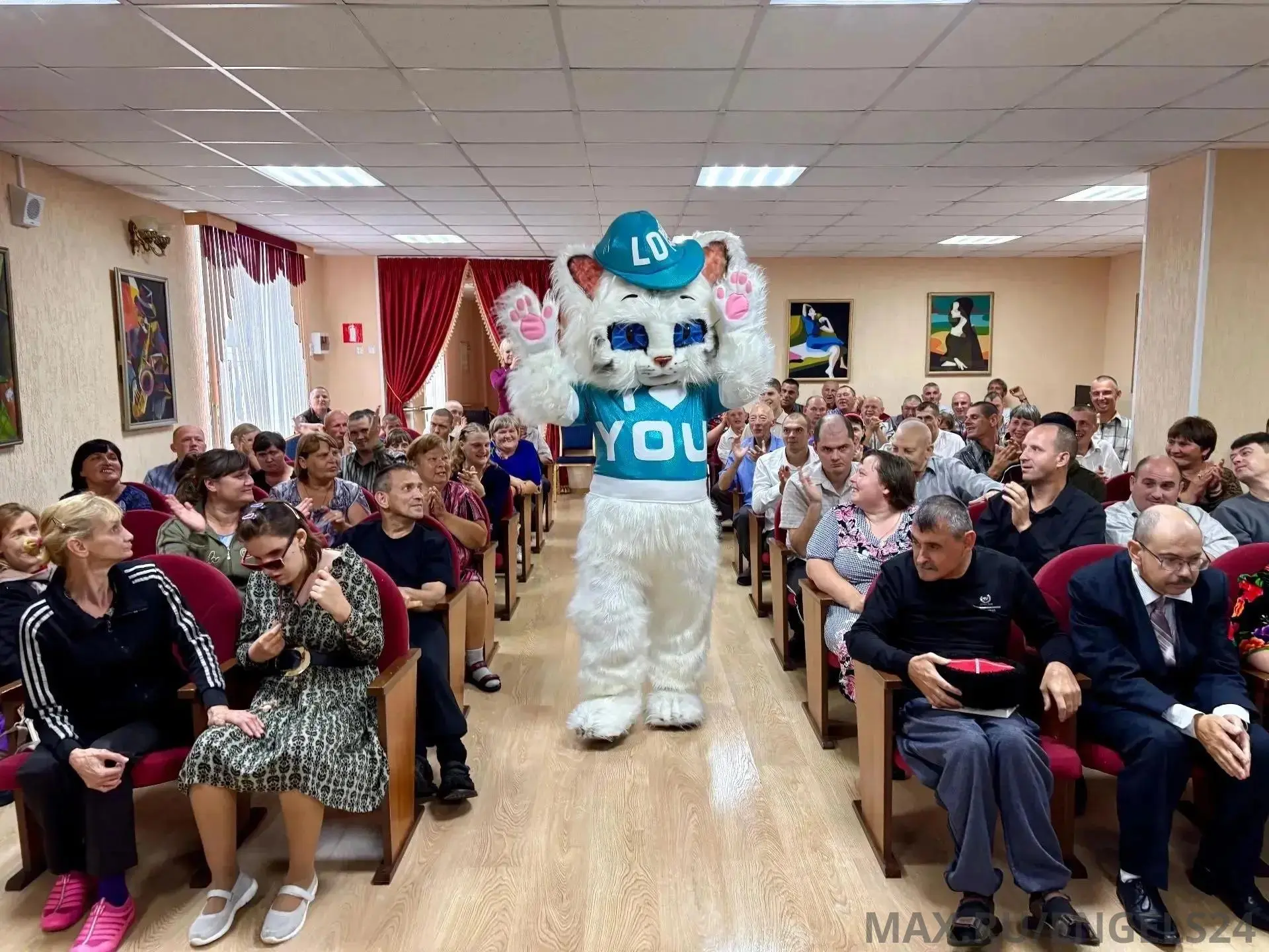 🥹 В гости к жителям Энгельсского дома-интерната приехали воспитанники Военно-патриотич...