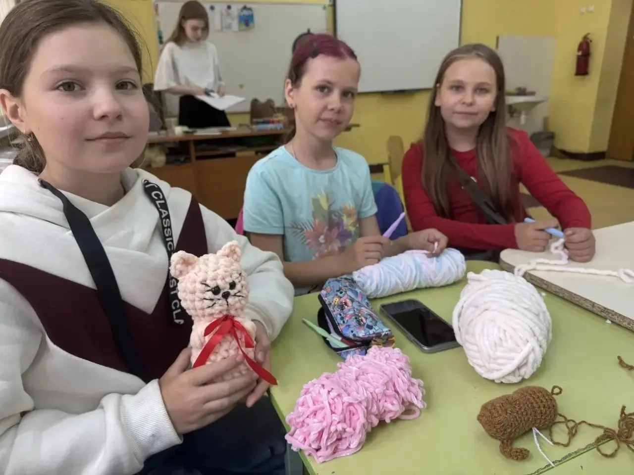 ☔ ДОЖДЬ — НЕ ПОВОД СКУЧАТЬ! КАК МЫ ПРЕВРАЩАЕМ НЕНАСТЬЕ В ПРАЗДНИК ТВОРЧЕСТВА 🎨🏐 
 
За окном хмурое