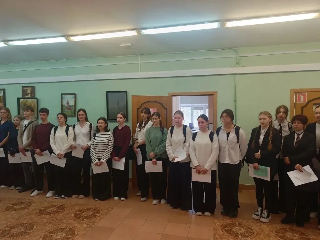 Я ПИШУ СОЧИНЕНИЕ ✍️  В  «Классической школе» г. Гурьевска прошел школьный этап литературной акции «Я