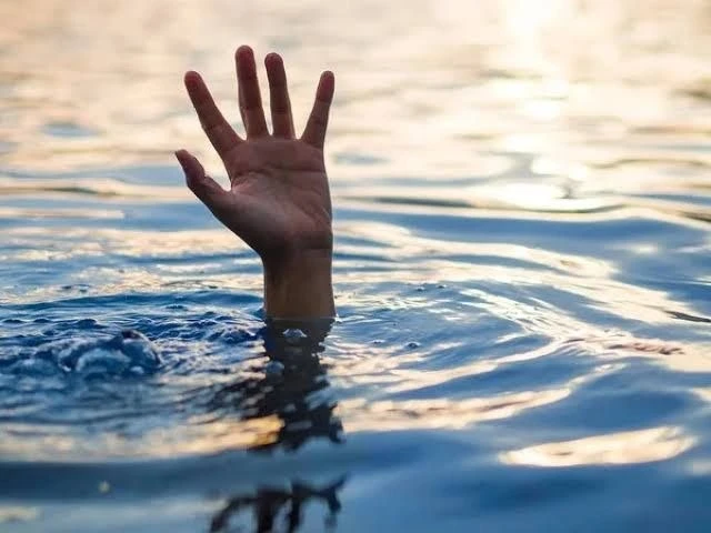 Трагедии на воде в Коми: утонула девушка, ведутся поиски троих мужчин

Сыктывкар: утонула 18‑летняя 