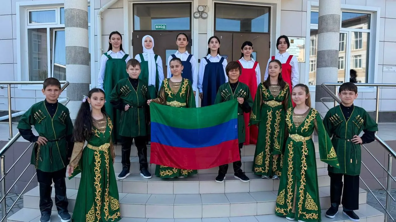 В школах Хасавюрта отметили День единства народов Дагестана