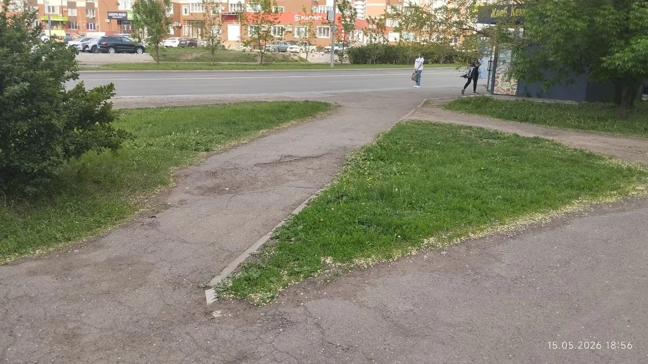 Особенности ремонта тротуара на Салмышской!  Ремонт , который должен был сегодня закончиться, началс