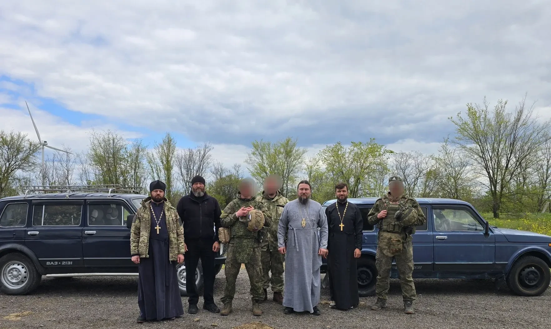 🕊️ Симферопольский Свято-Троицкий женский монастырь передал на фронт три внедорожника