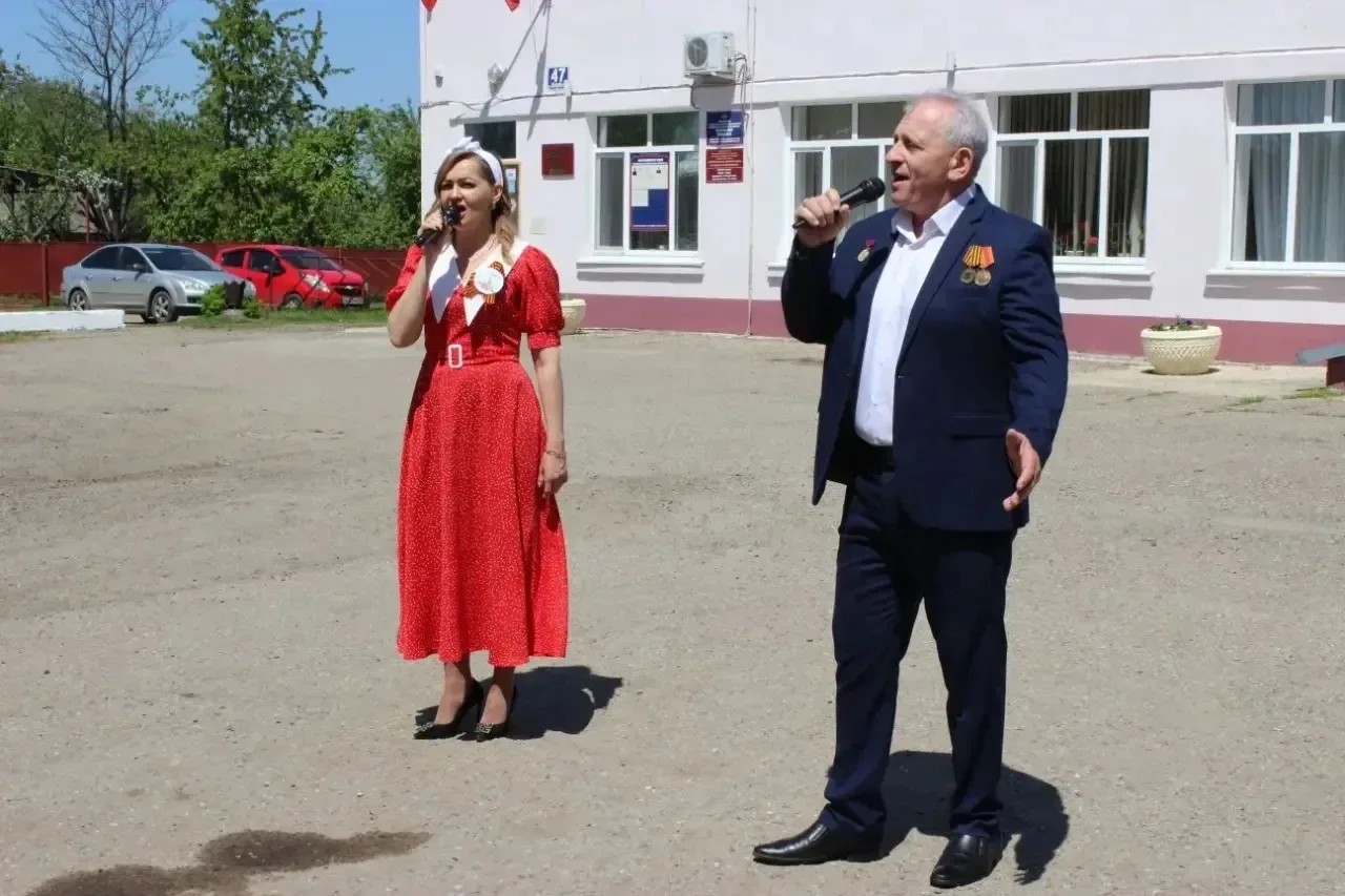 🌸 В КОРЕНОВСКЕ ПРОШЁЛ «МАЙСКИЙ ВАЛЬС»! ✨  Городской Дом культуры № 1 объединил поколения, став площа