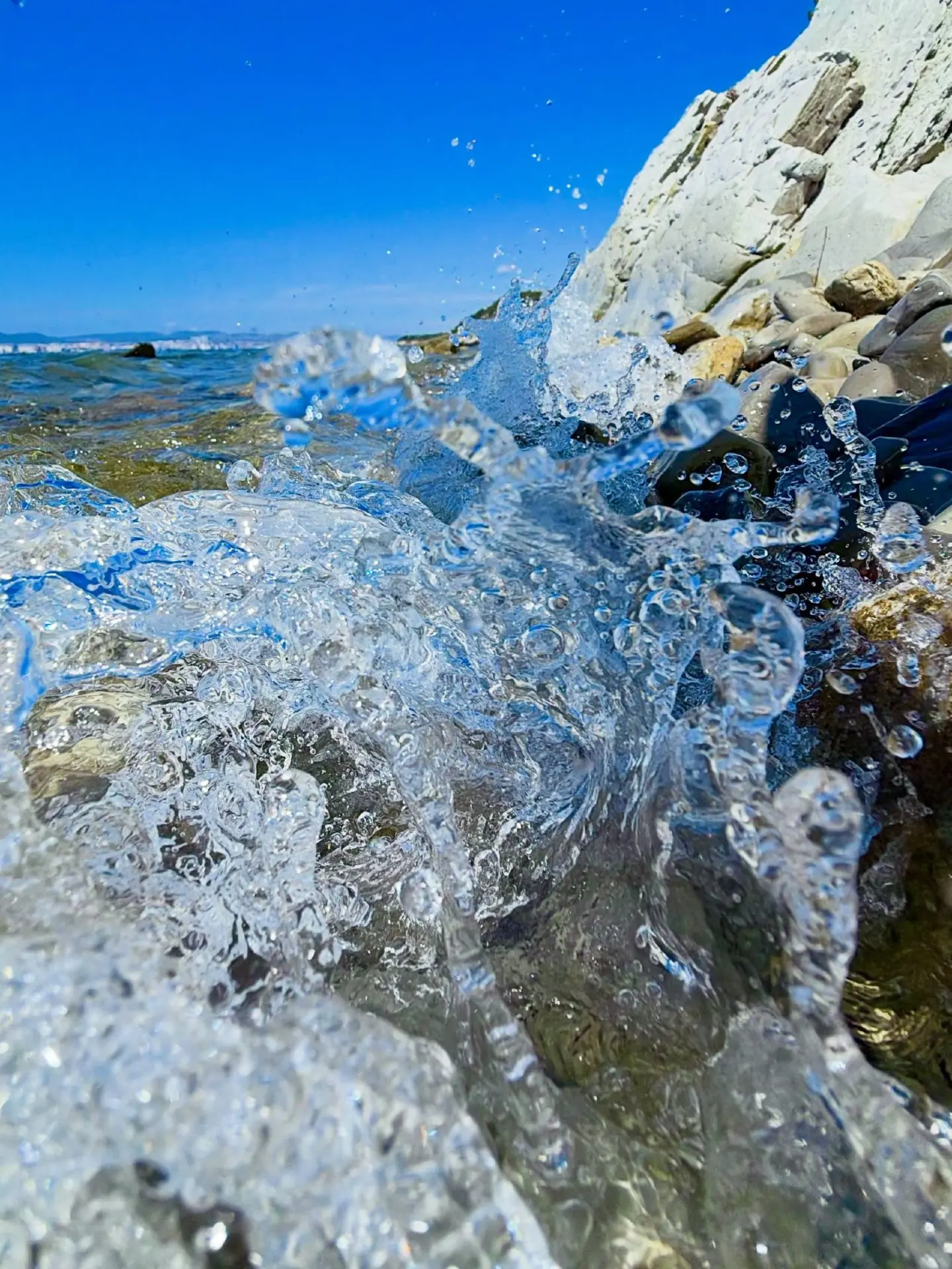 🌊 Кабардинка — место, где море встречается с горами, а тёплый воздух пахнет югом. Здес...