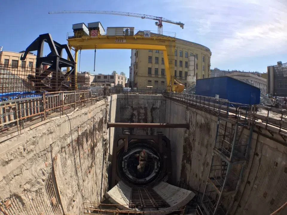 🚇 На «Броневой» готовят котлован для запуска «Авроры»

На площадке будущего вестибюля продолжается 