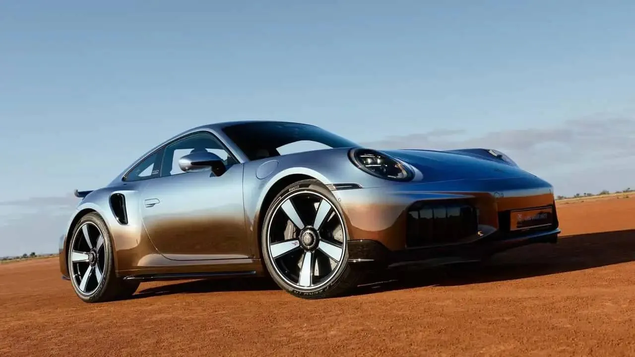 Porsche выпустила уникальный 911 Turbo S в честь Австралии — на его покраску ушло больш...