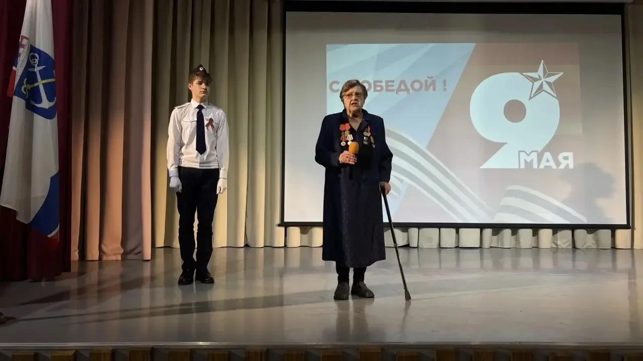 🎗️Праздник со слезами на глазах: в нашей школе прошёл торжественный концерт к 9 Мая  В преддверии Дн