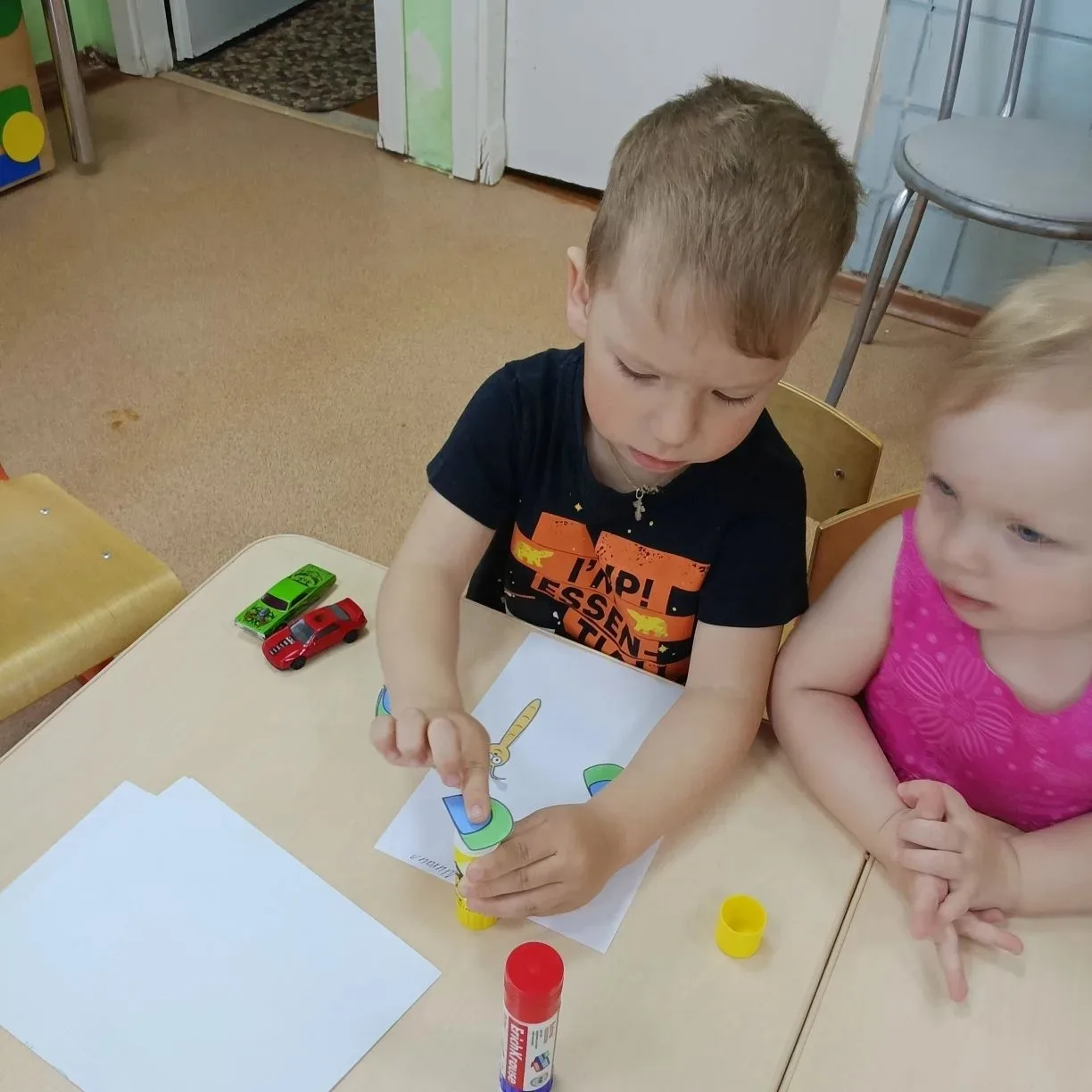 Шевелились у цветка🌼