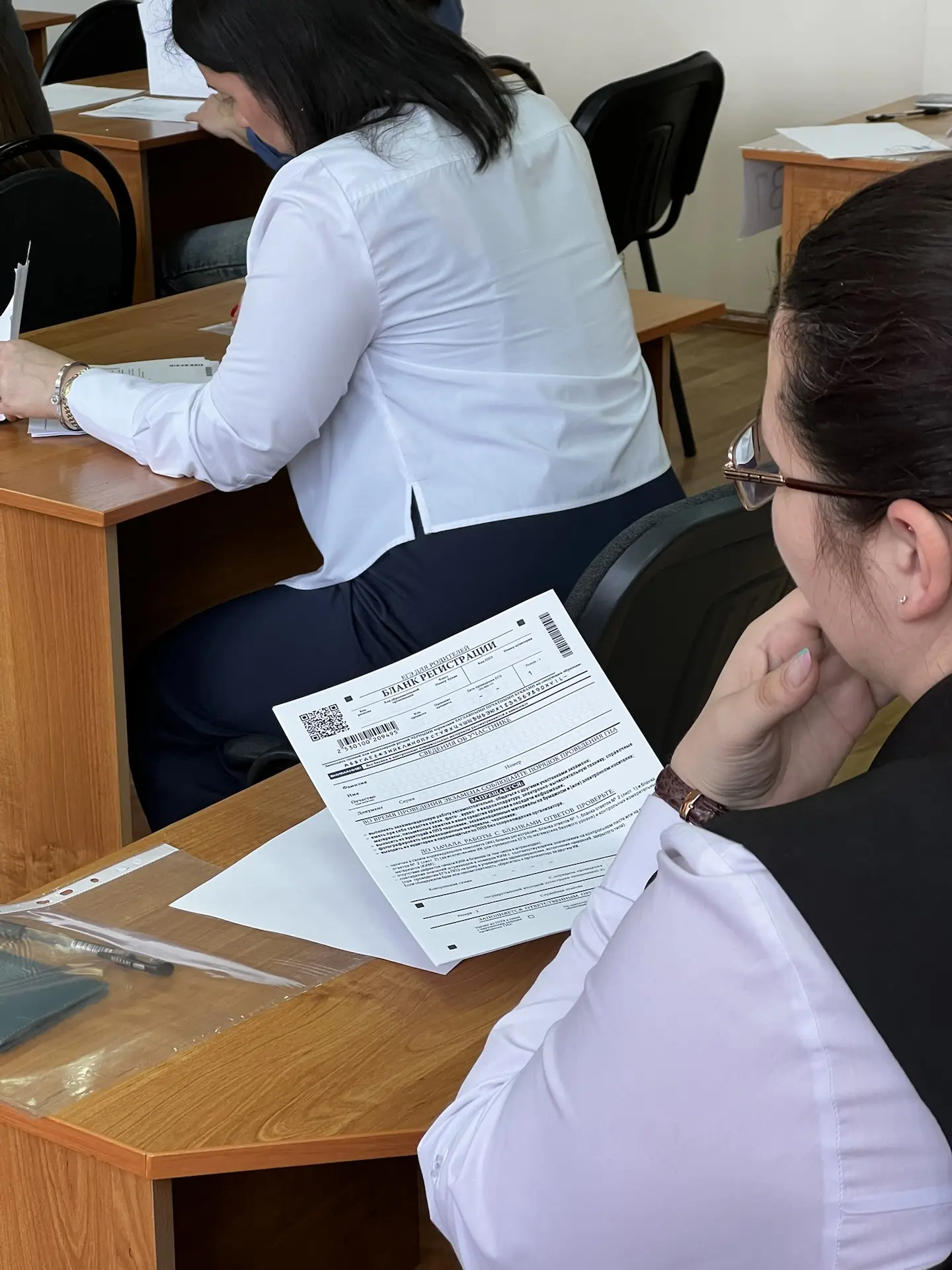 🖊️Паспорт, ручка и… спокойствие. Как родители нашей школы сдавали ЕГЭ 24 апреля  24 апреля в школе п