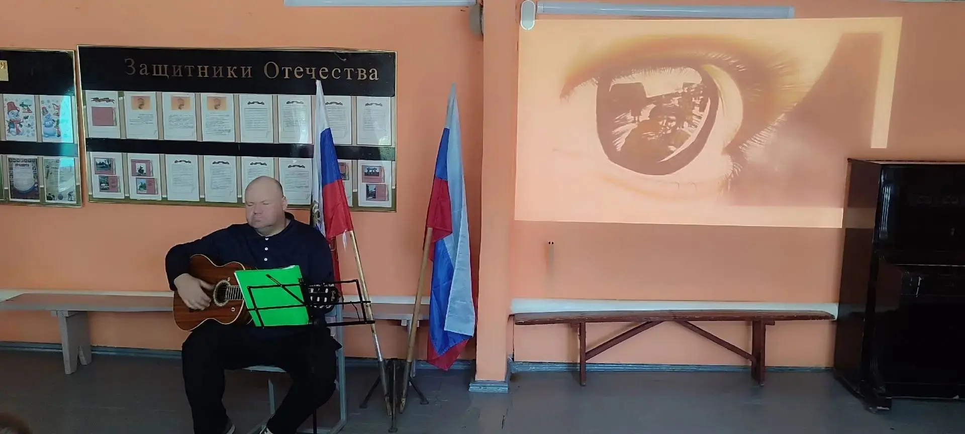 🎸🎙В Ровеньковском центре детского, юношеского туризма и краеведения сегодня особое вн...