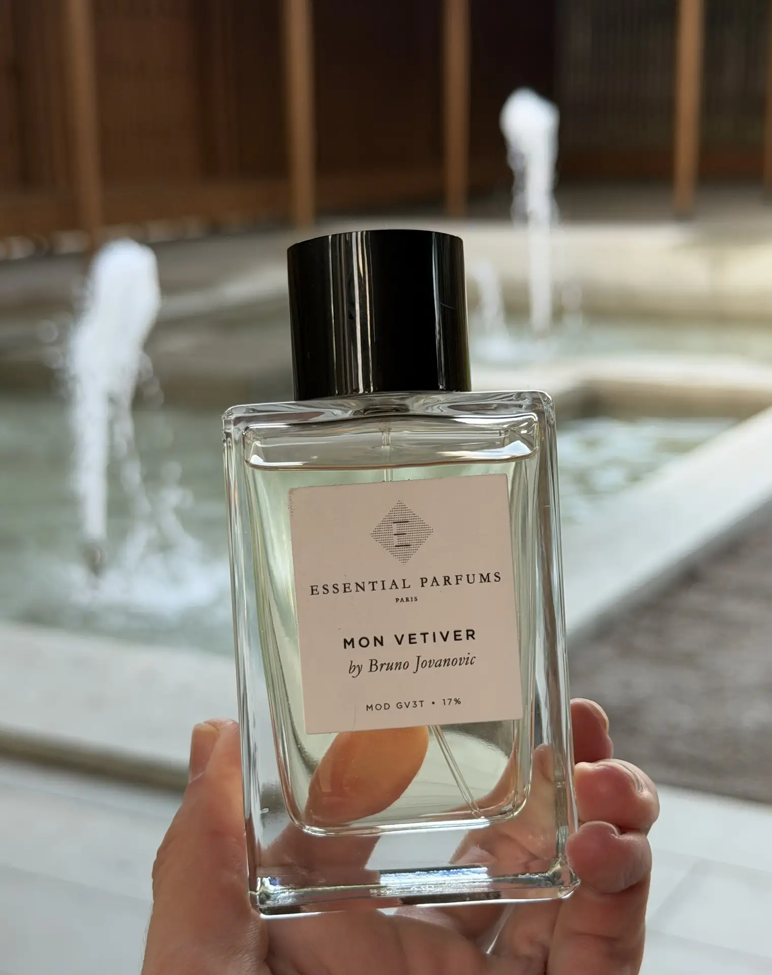 Радуюсь сегодняшнему парфюмерному улову. Mon Vetiver от Essential Parfums подсветил для меня один па