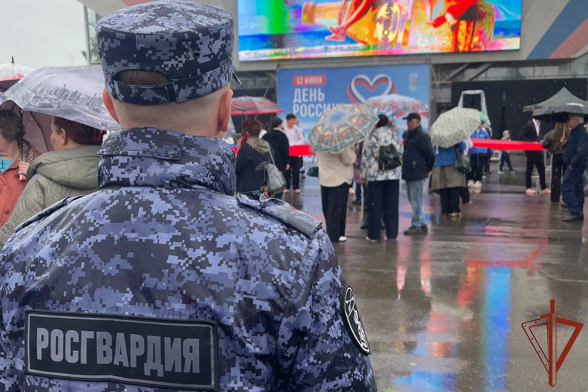 Безопасность празднования Дня России обеспечила Росгвардия в Сибири

🛑Военнослужащие и сотрудники С