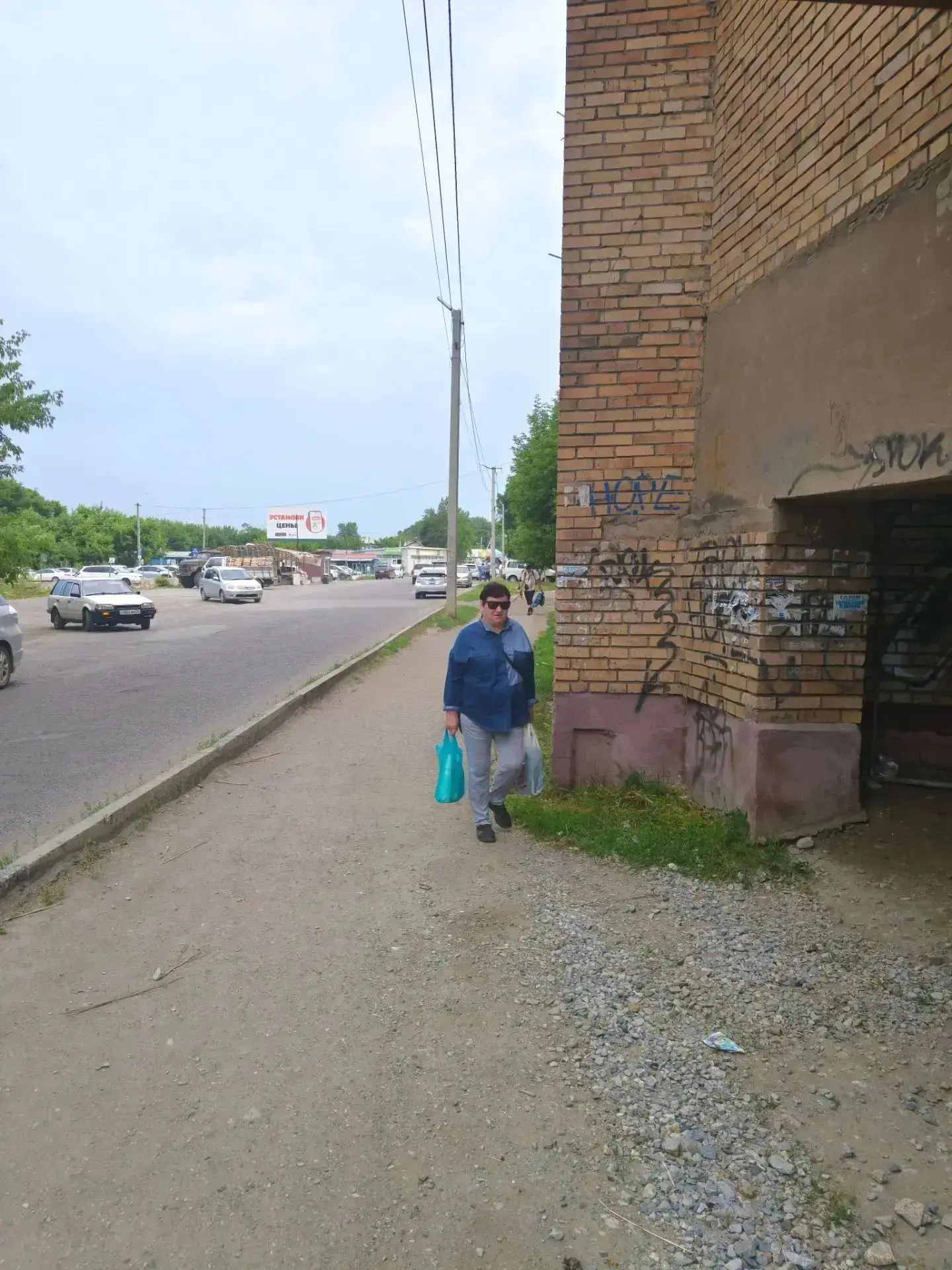 Срочно.Продаю 2х комн.кв.ул.Парковая 31.Город возле рынка.