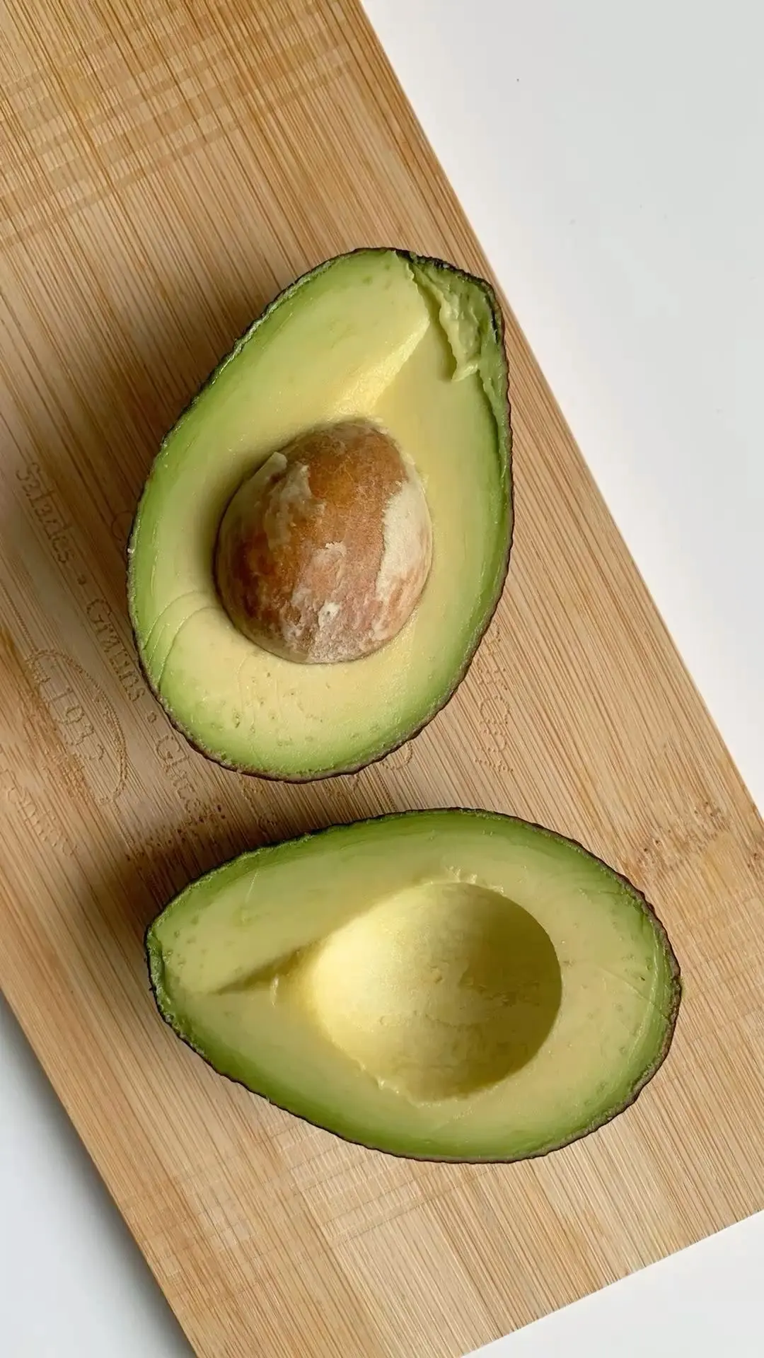 🥑 Почему я люблю авокадо?

Авокадо — это не просто модный продукт. Он отлично насыщает, содержит по