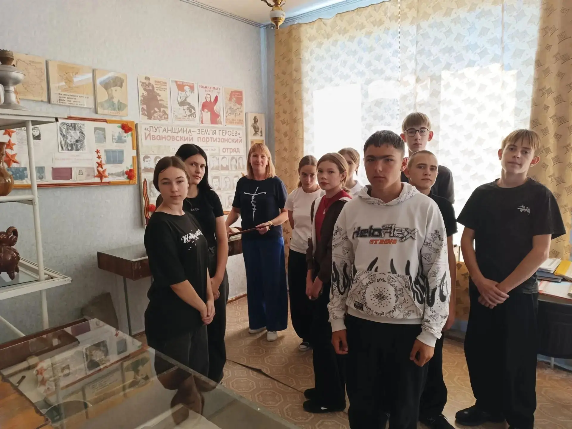 4 сентября 2026 года, в ГБОУ ЛНР "Ивановская гимназия" прошел час памяти «Подвиг твой б...