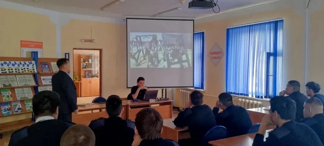 ПРОДОЛЖИ УЧЕБУ И СТАНЬ ОФИЦЕРОМ!  О подтянутости и поддержании себя в здоровьесберегающем жизненном 
