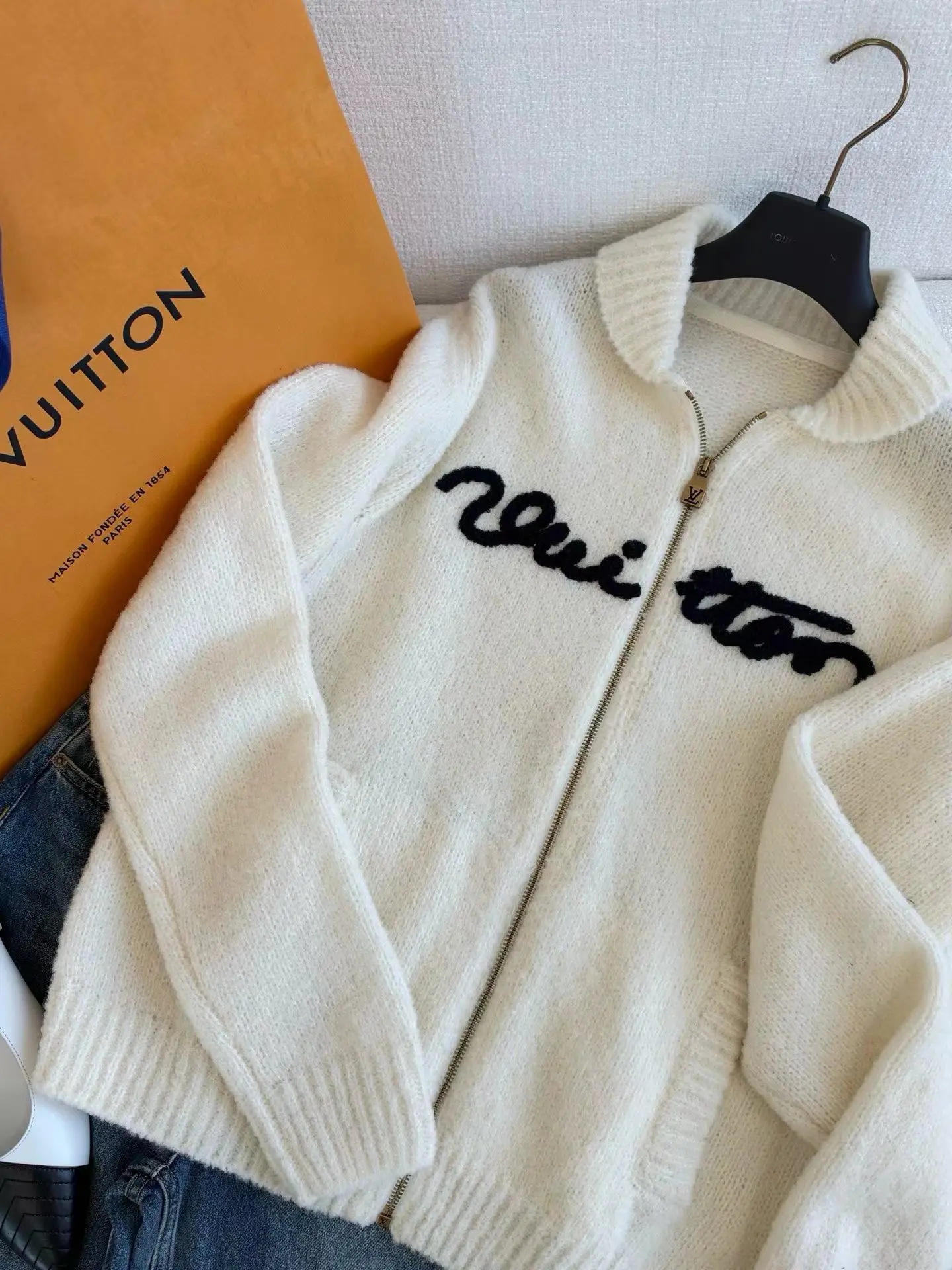 LOUIS VUITTON