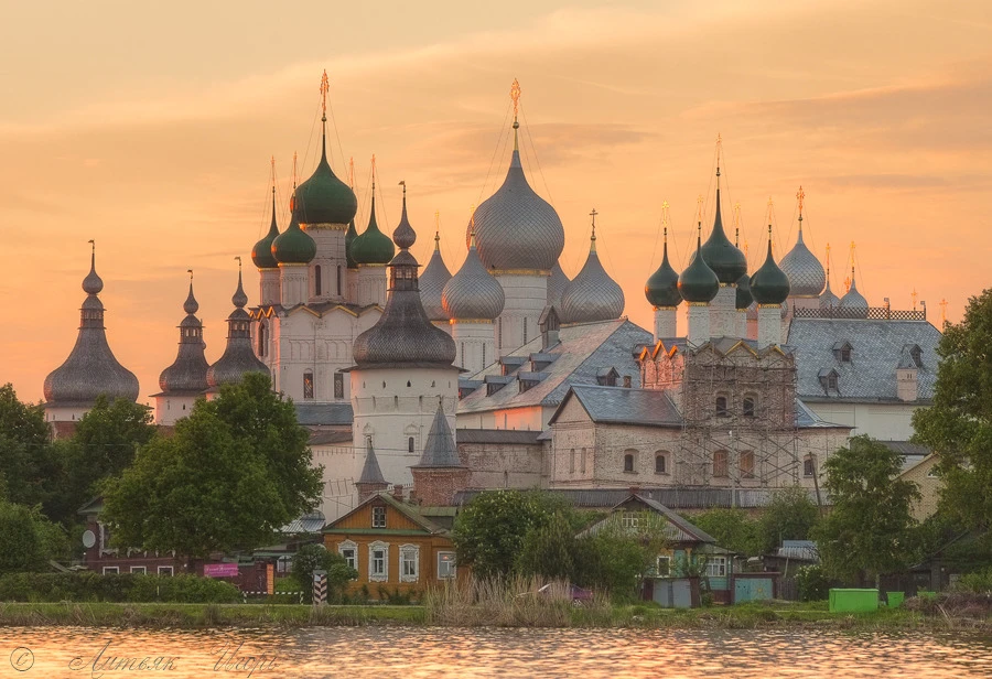 🏰 Первый звонок среди башен древнего Ростова