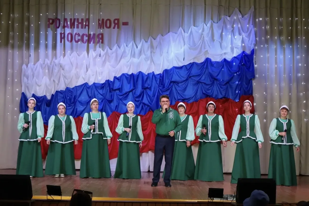 12 июня в Еланском Доме культуры состоялся праздничный концерт ко Дню России. В этот день на нашей с