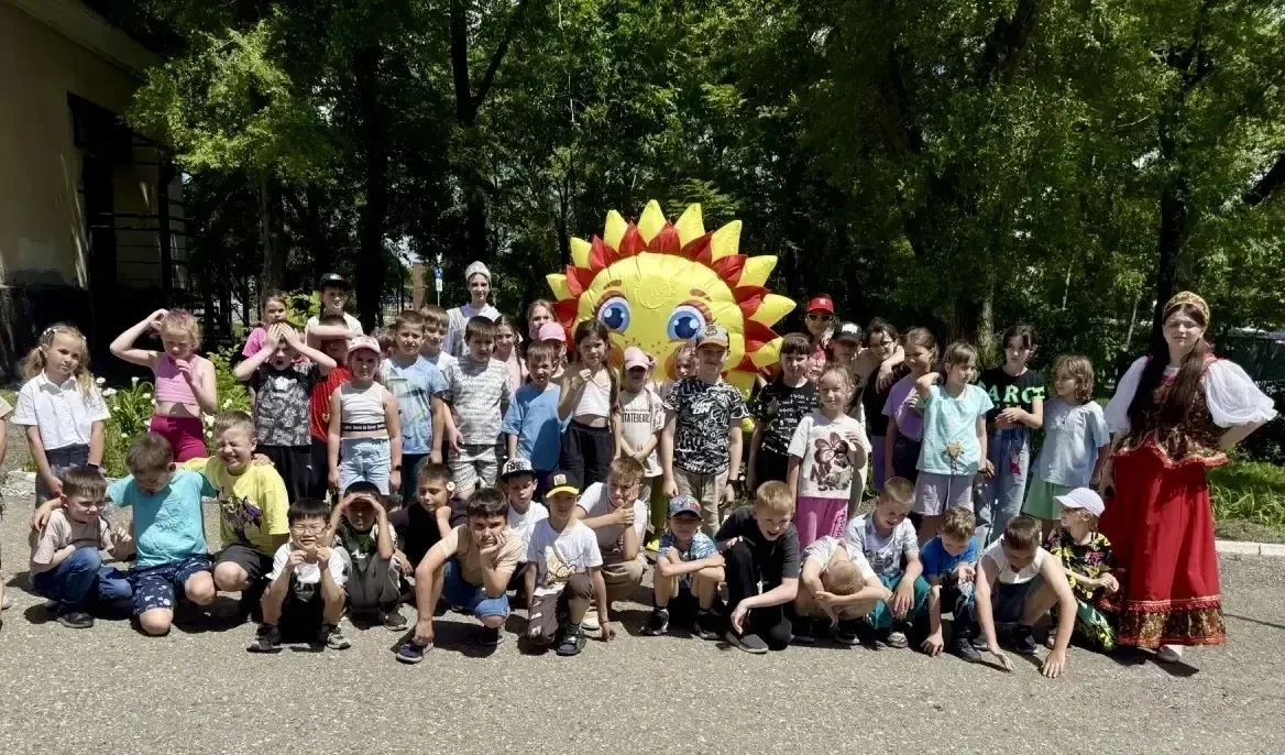 Сегодня в нашем пришкольном лагере было шумно, весело и по-народному задорно! Для ребят...