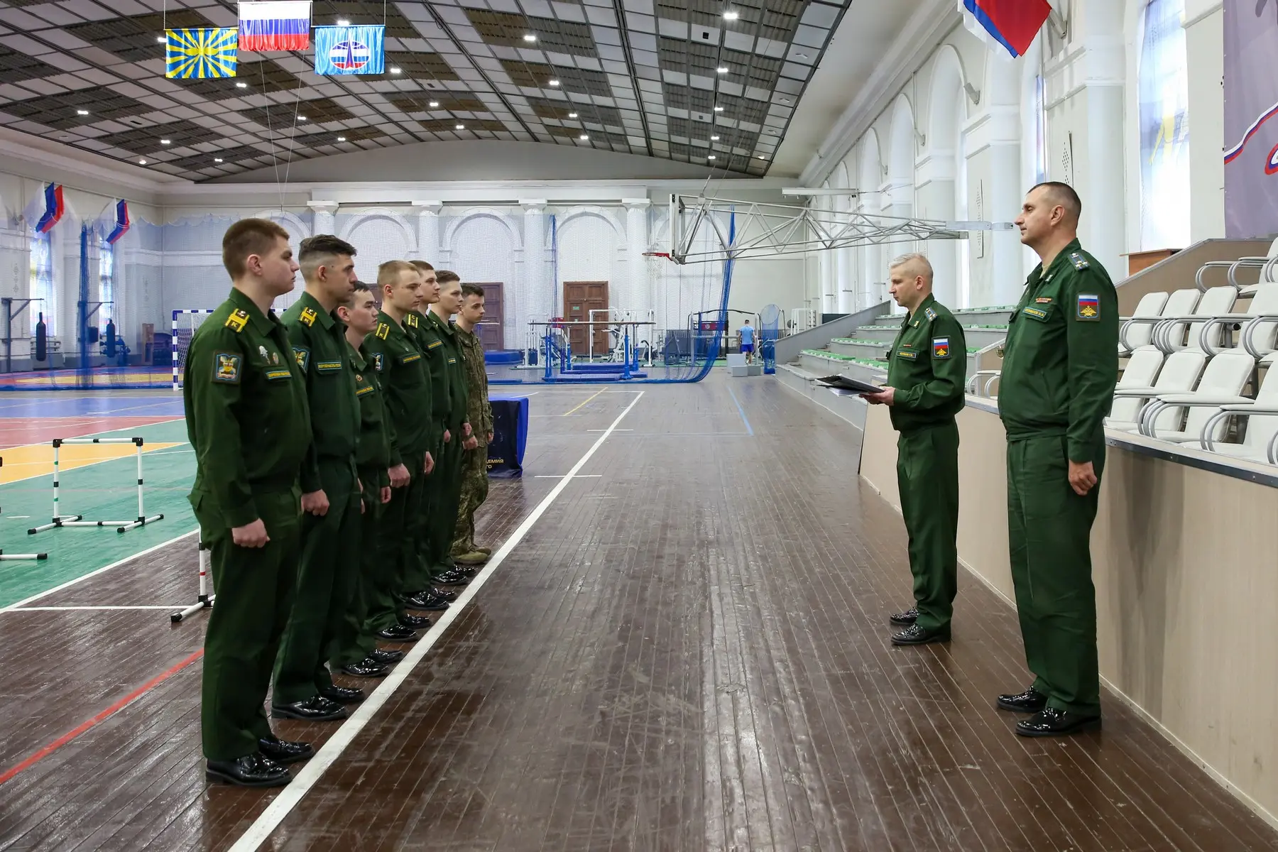 Скорость, точность и техника: в академии стартовали первые соревнования по гонкам дронов
———
В Военн