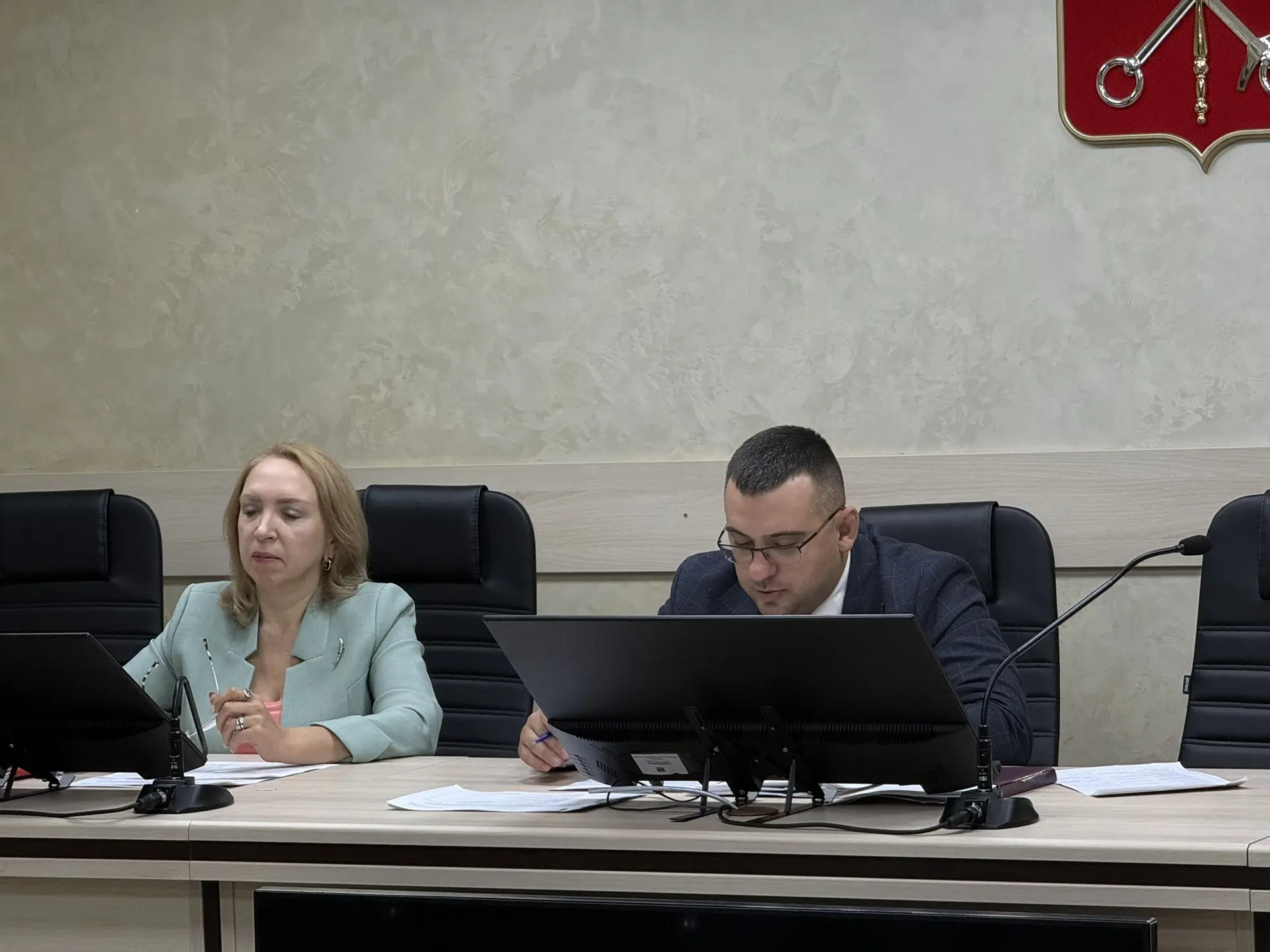 Сегодня под руководством заместителя Анатолия Казимирова провели заседание комиссии по ...