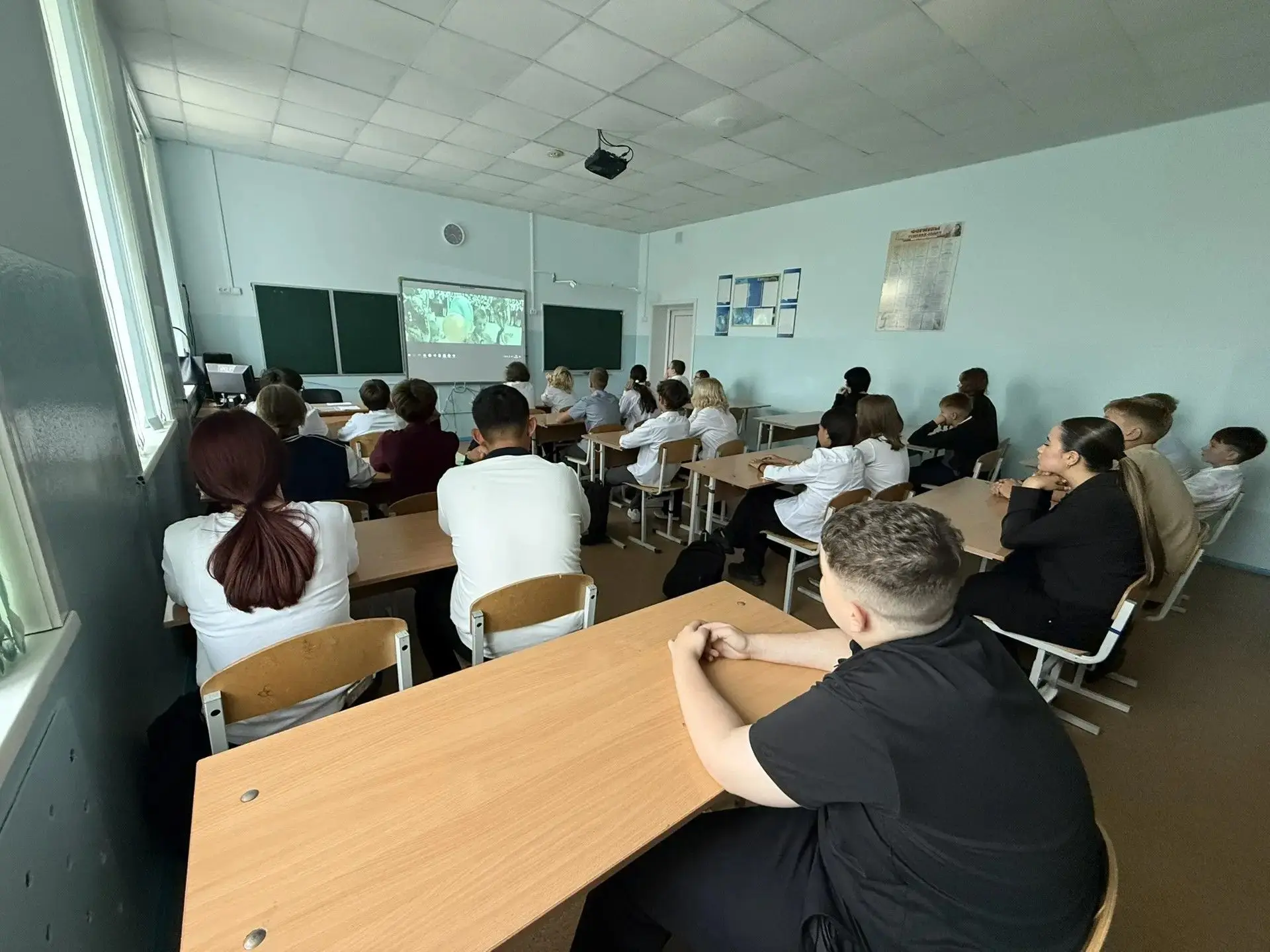 3 сентября: Две даты, одна память. Гордость за Победу и скорбь о Беслане 🕊️🇷🇺