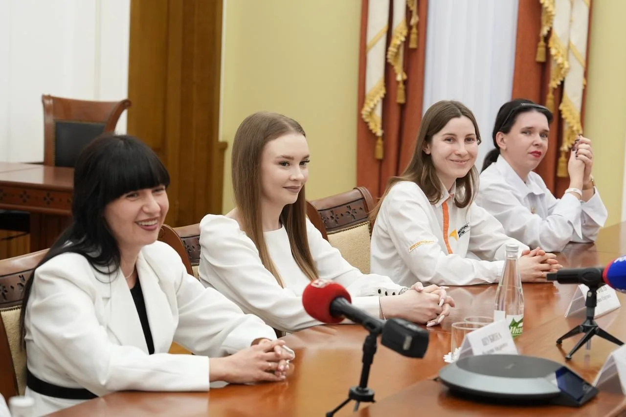 ✅Глава Мордовии провёл совещание с советниками директоров по воспитанию  На встрече 12 марта совмест