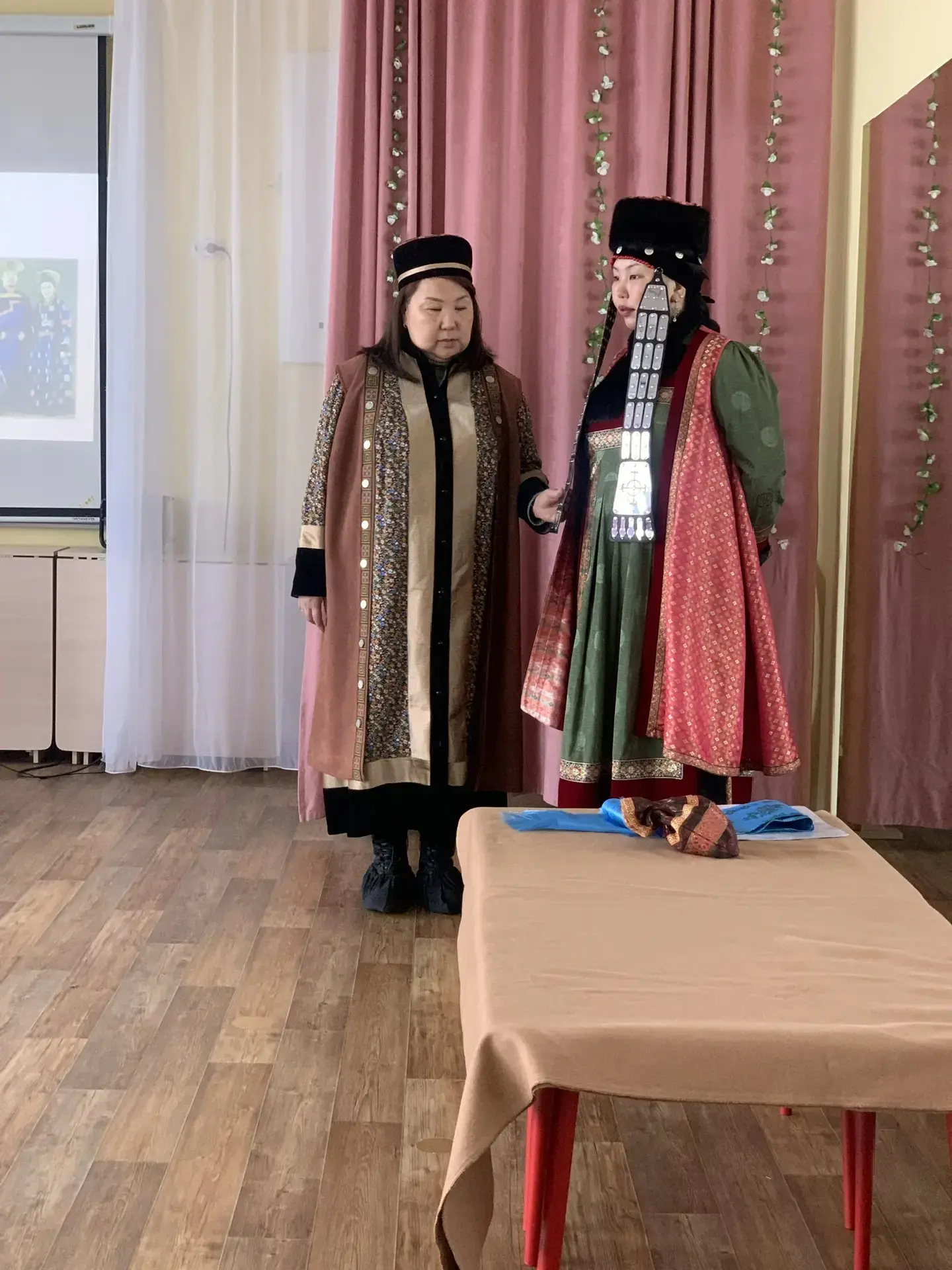 25 марта в нашем детском саду прошла встреча с гостями с Центра культуры коренных народов Прибайкаль